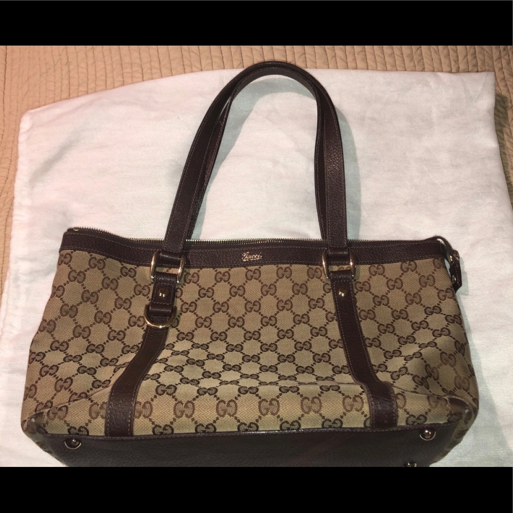 Authentic Gucci Logo Shoulder Bag